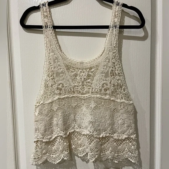 ISSI Boho Lace Crop Top - Picture 1 of 7